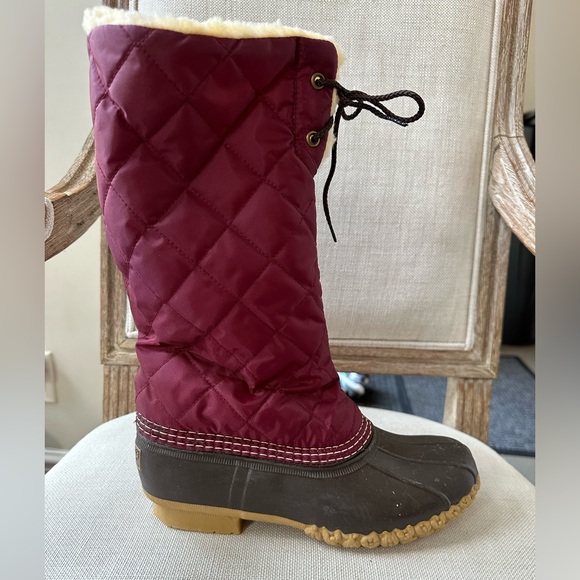 L.L. Bean Tall Quilted Nylon/Sherpa Duck Boots. Size 7. - Picture 5 of 8